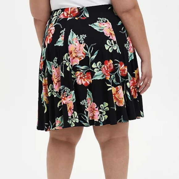 NWT - Black Floral Jersey Circle Mini Skirt - Picture 4 of 5